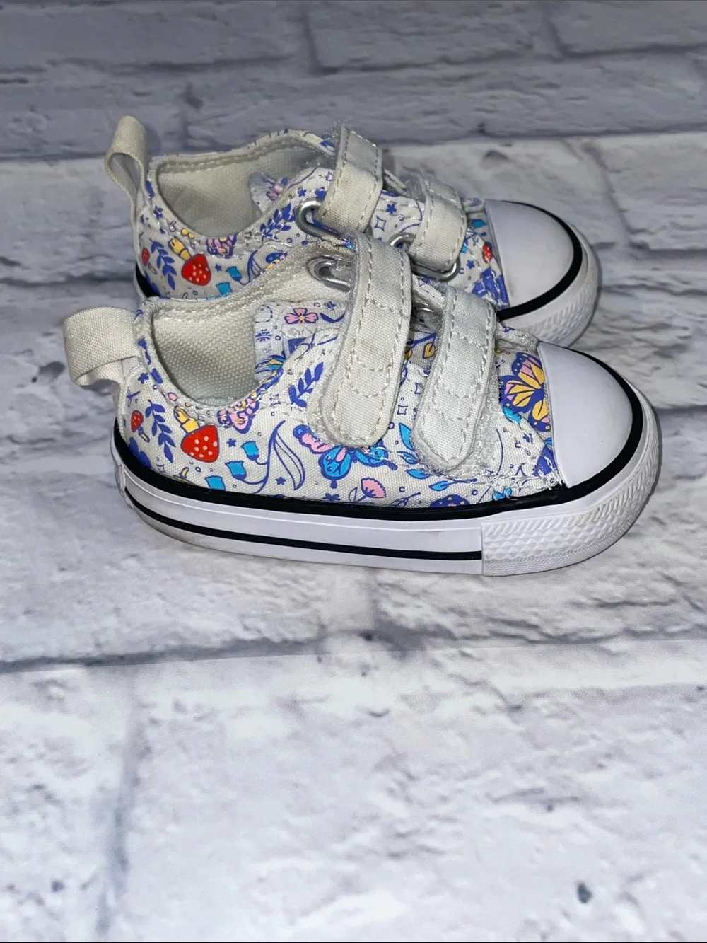 Converse Chuck Taylor All Star Low TD 'Butterfly'. Size 3